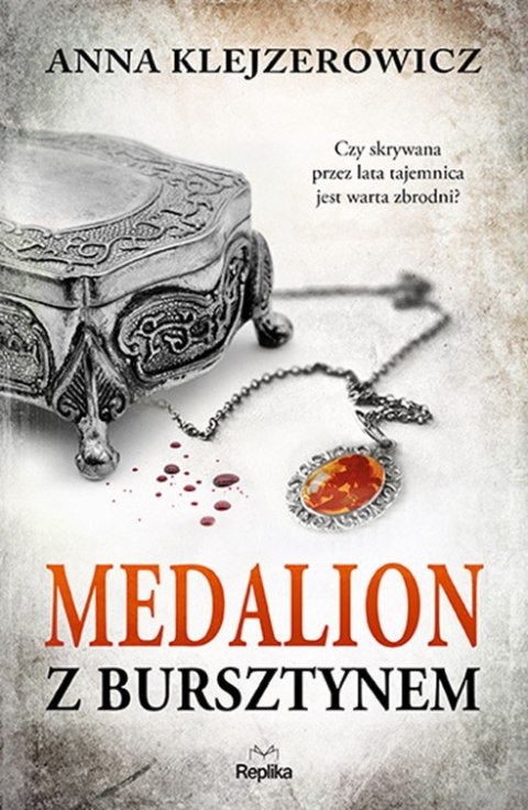 Medalion z bursztynem Medalion z bursztynem